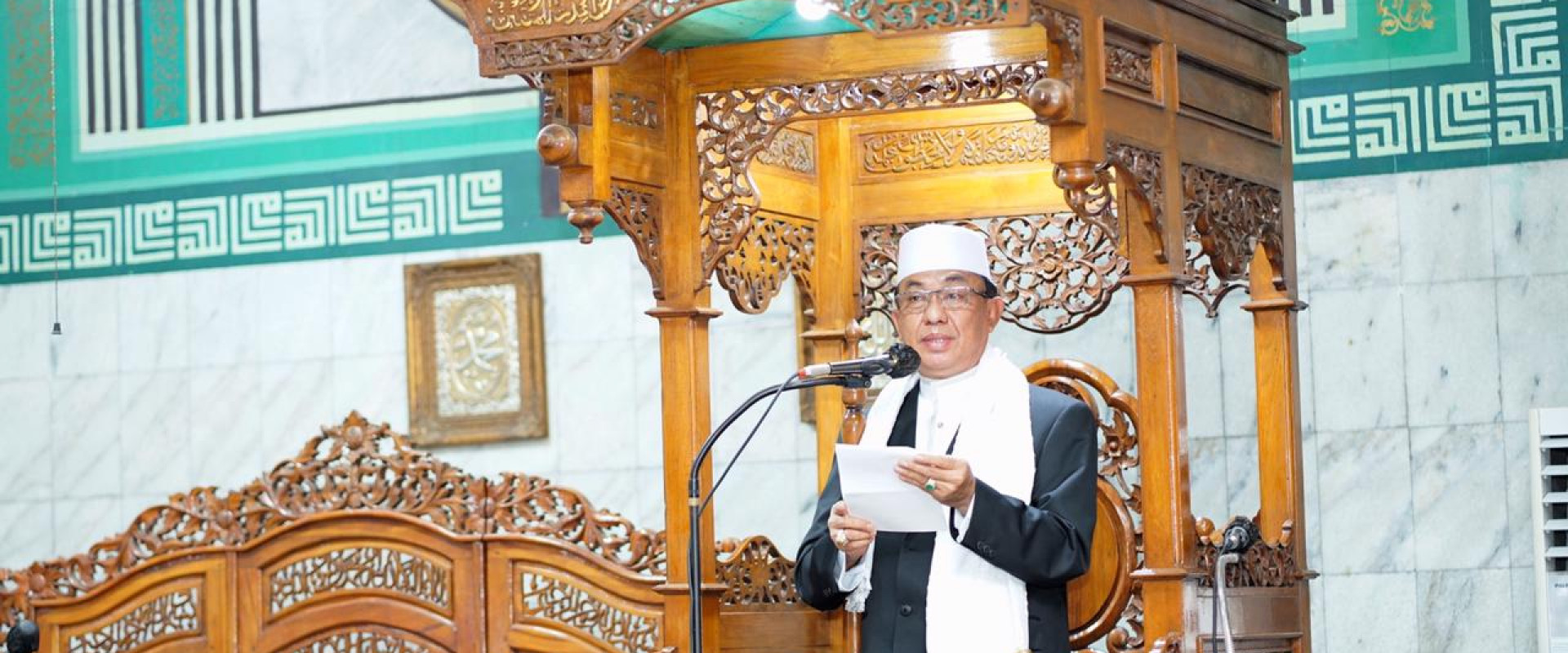 Jadi Khatib Pada Sholat Idul Fitri 1442H, Bupati Inhil Tegaskan Untuk Terus Waspada Dan Menaati Protokol Kesehatan