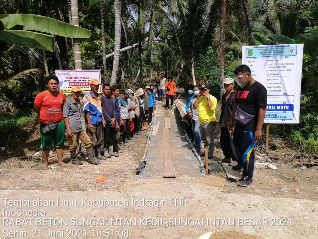 Kades Sei Intan Bersama Pendamping Teknik Laksanakan Monitoring Pembangunan Rabat Beton Jalan