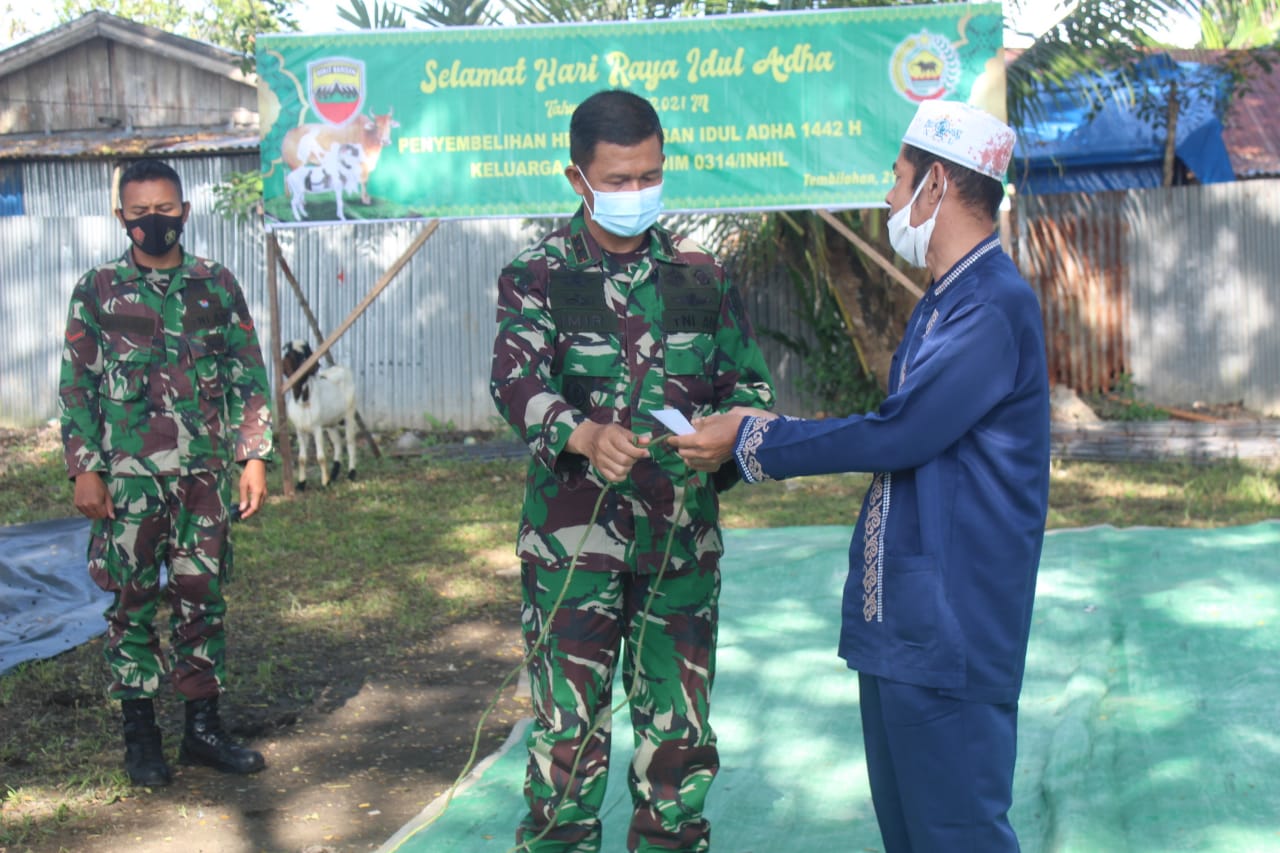 Keluarga besar Kodim 0314/lnhil melakukan pemotongan hewan Qurban sebanyak 3 (tiga) ekor Sapi dan 3 ekor kambing bertempat di saung Kodim 0314/lnhil