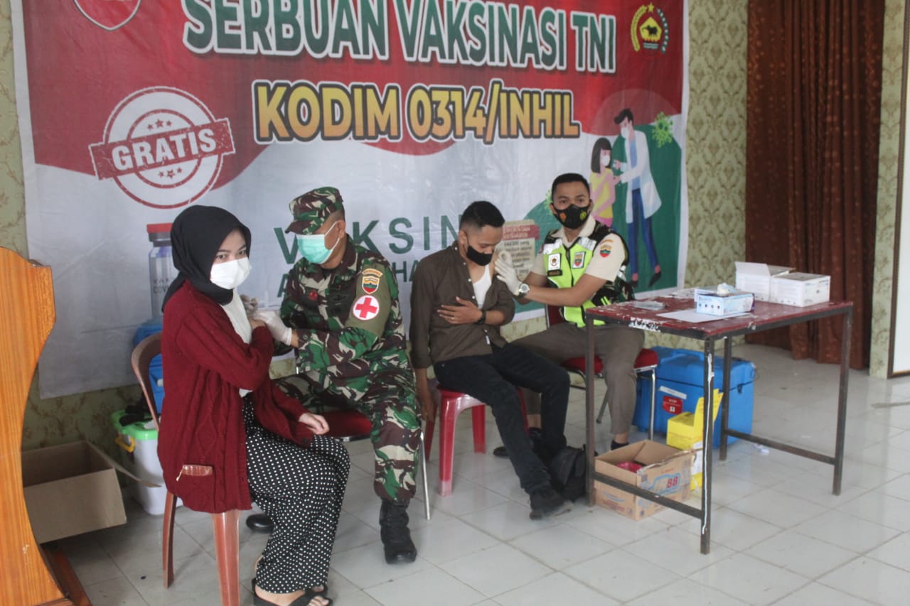 Dandim 0314/Inhil Pantau Langsung Pelaksanaan Vaksinasi 450 Dosis