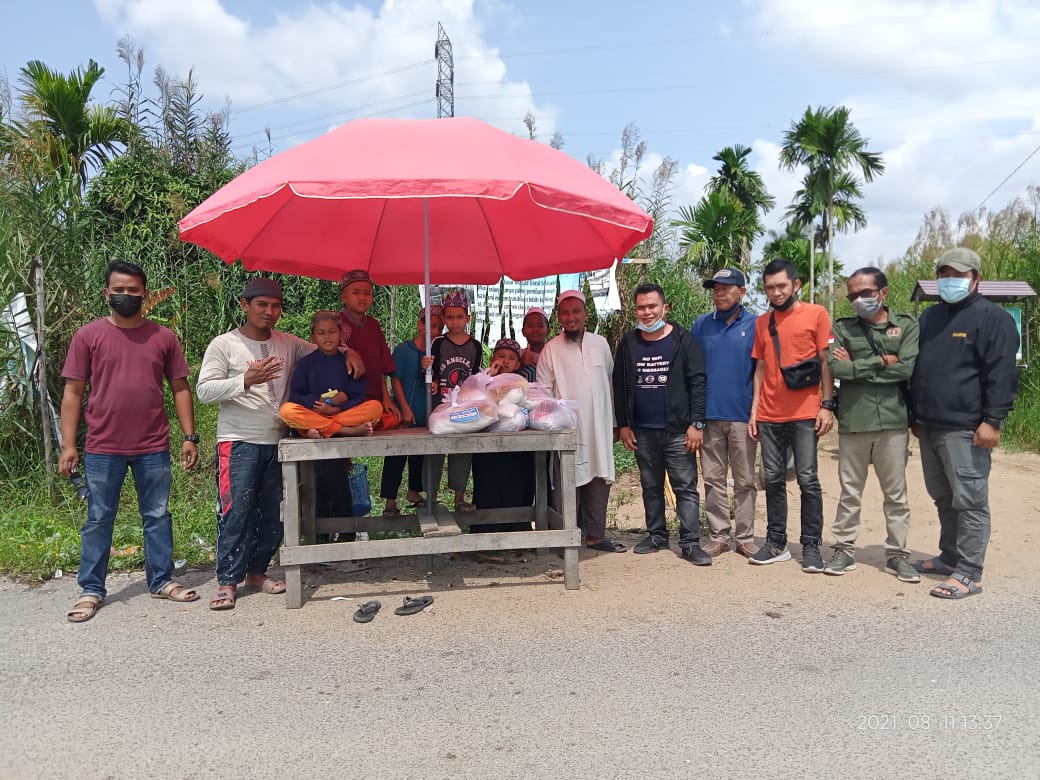 Peduli Sesama Ditengah Pandemi, HIPMI dan PWI Inhil Gelar Baksos Berbagi Sembako