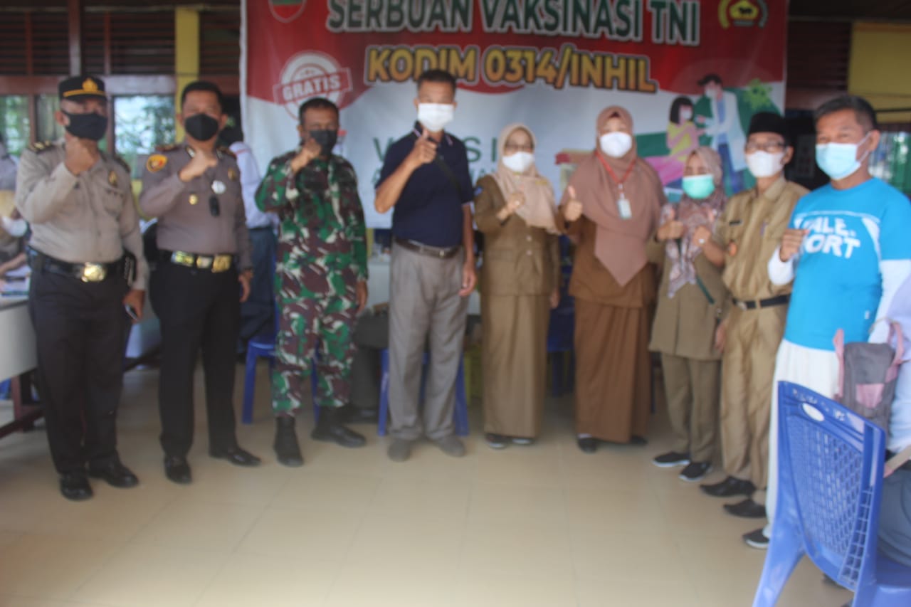 Kodim 0314/lnhil gelar vaksinasi di SMAN 1 Tembilahan Hulu