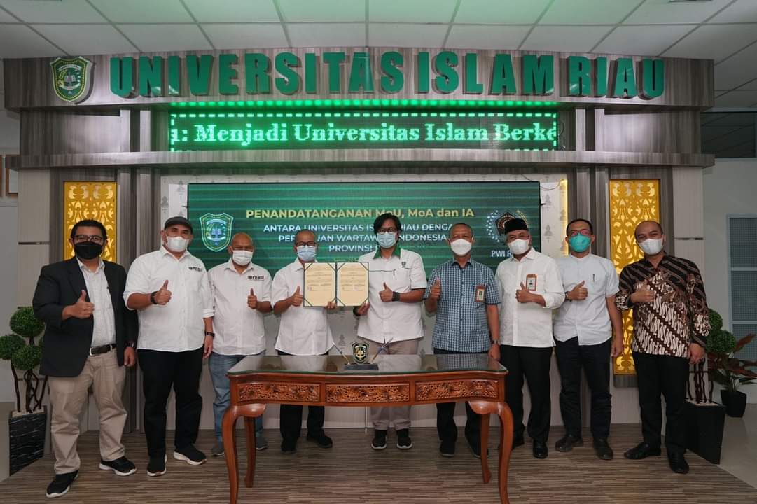 Kerjasama Bidang Catur Dharma Perguruan Tinggi, UIR dan PWI Teken MoU, MoA dan IA