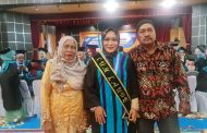 Meski Dari Keluarga Kurang Mampu, Siti Aisyah Buktikan Bisa Berprestasi