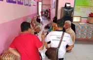 Beri Sembako Bagi Lansia, DPD PKDP Inhil Taja Aksi Mulia Jelang Pengukuhan