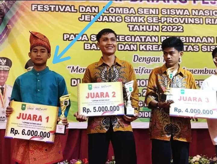 Sekolah Di Desa Tapi Prestasi Kota Itu lah SMKN 1 Kempas Juara 1 Lomba Gitar Solo Se-Riau