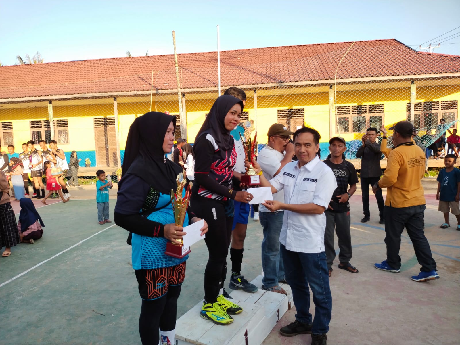 Di Lapangan Utama  SMP Marginal Gaung,Datuk  Ferryandi Tutup Open Turnamen Pemuda Cup