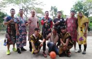 Semarakan HUT RI, Kadisdik, Sekretaris dan Jajaram Ikut Lomba Futsal Pakai Baju Daster