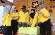 Dibawah Rintik Gerimis, Jalan Sehat Sempena HUT ke-58 Partai Golkar Diikuti Ribuan Peserta