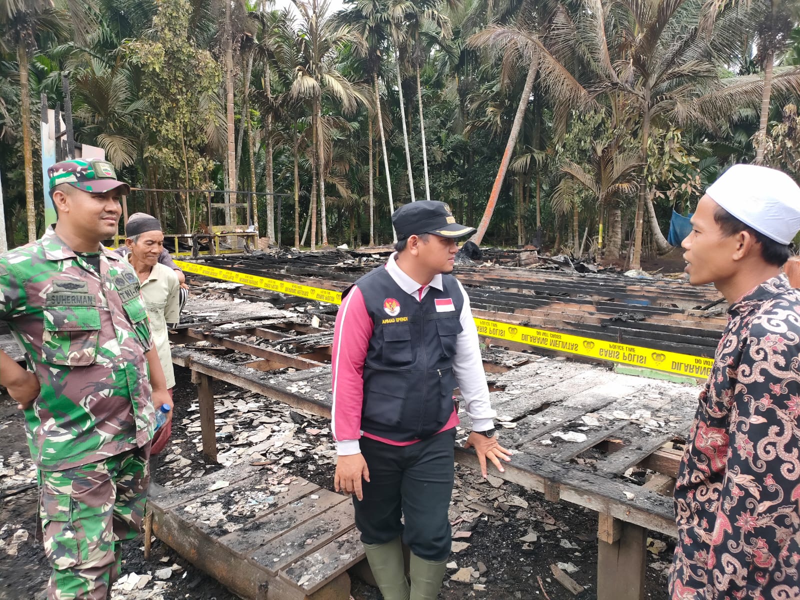 Ahmad Ependi Tinjau Lokasi Kebakaran Pesantren Darul Ishlah Sungai Nibung-17