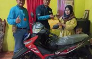 Rangkaian HUT 55 Tahun, Sambu Group Serahkan Grand Prize Sepeda Motor ke Petani Kelapa
