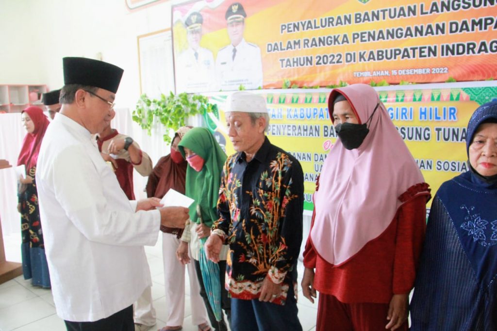 Bupati H.M Wardan Salurkan BLT BBM Dan DID Untuk Masyarakat Inhil Yang Terdampak Inflasi