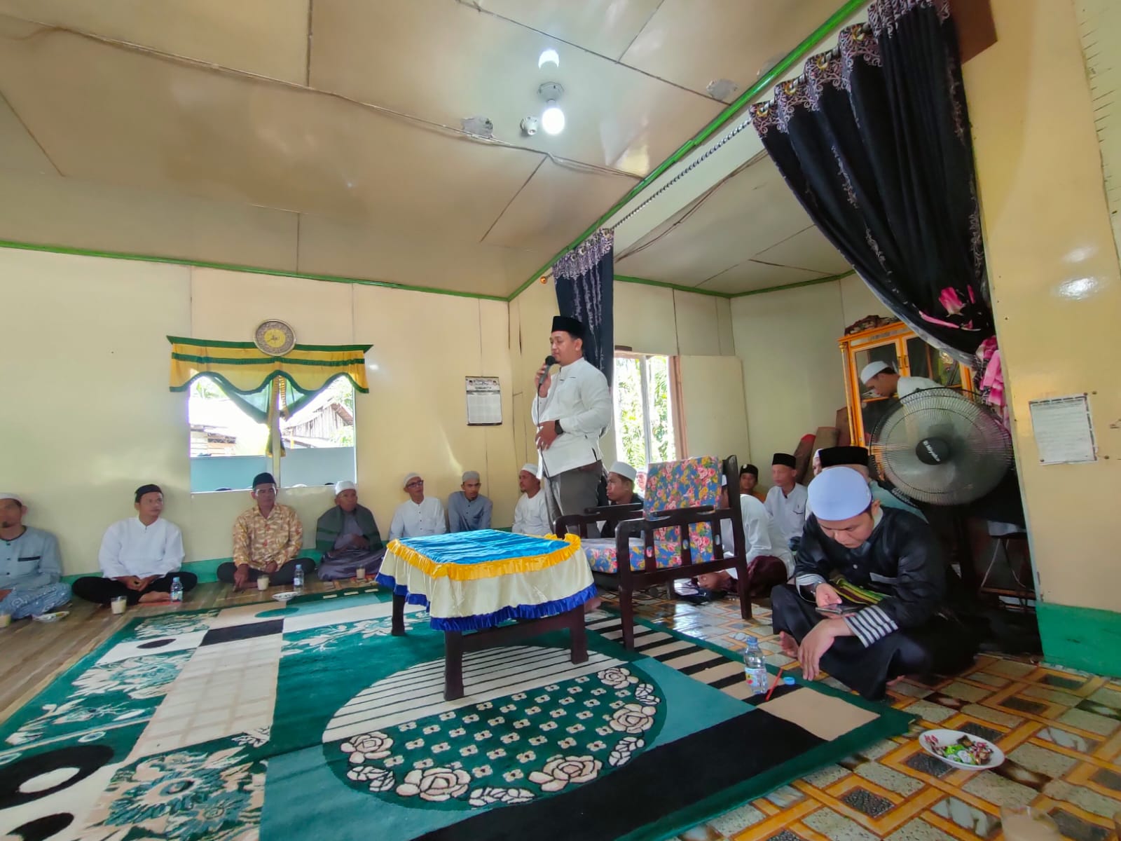 AHMAD EPENDI; Mari Kita Takzim Kepada Ulama Di Kampung Kita