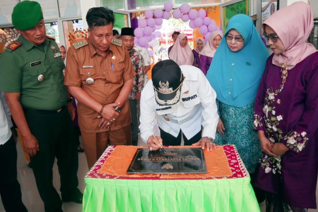 Resmikan Gedung Baru Puskesmas Kec. Mandah, Bupati Inhil Berharap Pelayanan Kesehatan Masyarakat Dapat Maksimal