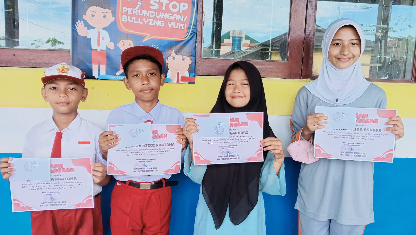 Siswa SDN 035 Tembilahan yang Mengikuti Lomba HPN Riau dapat Reward dari Kepsek