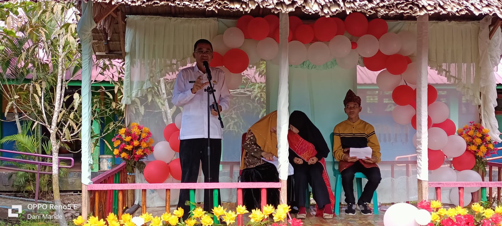 Semarak, SMPN 4 Tembilahan Hulu Gelar Panen Karya Bersama Peresmian Perpustakaan Hermansyah dan Laucing Antologi Guru dan Pelajar