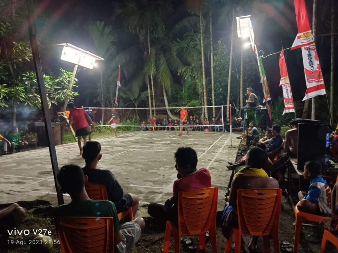 Turnamen Badminton Warga Parit Sungai Intan Kecil