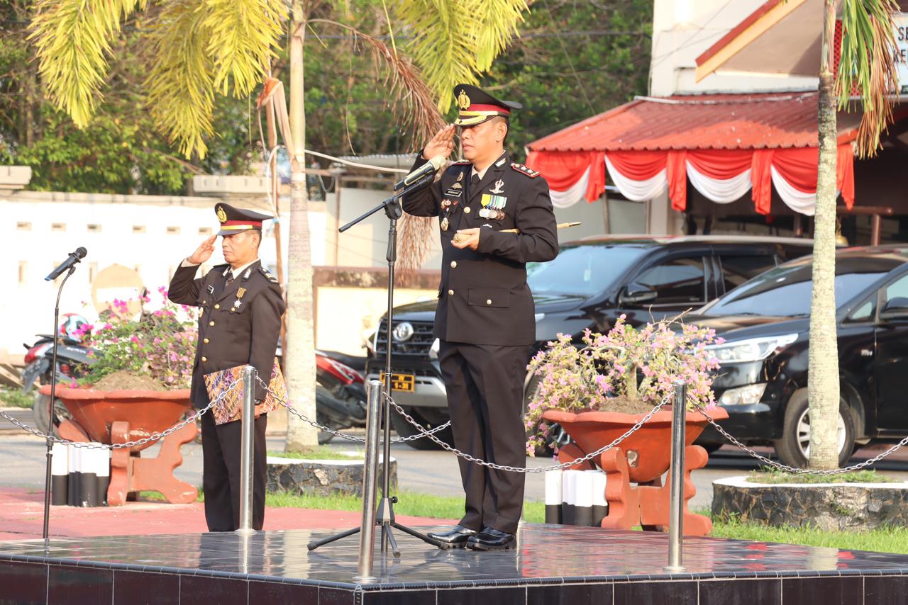 Kapolres Inhil AKBP Norhayat Inspektur Upacara HUT RI ke-78 di Mapolres Inhil