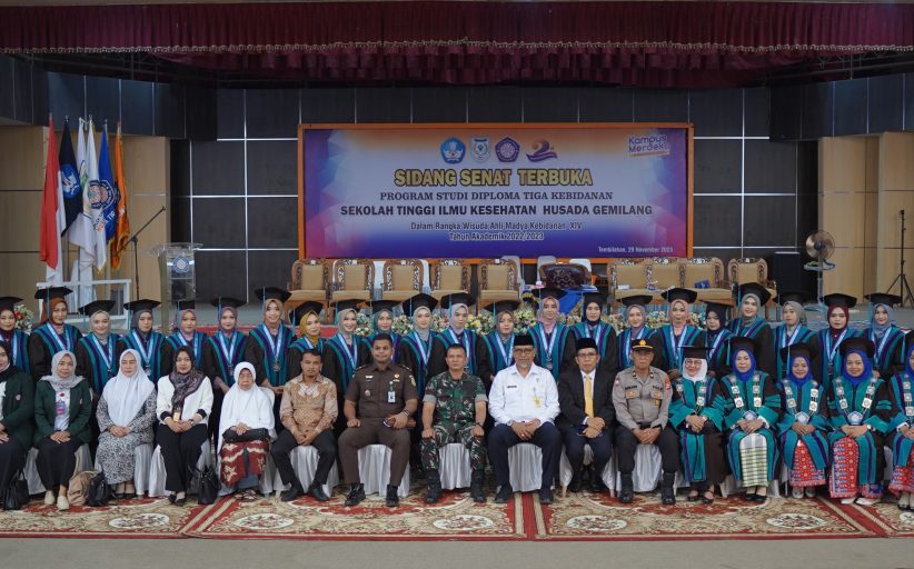 SIDANG SENAT TERBUKA DALAM RANGKA WISUDA KE XIV PRODI DIPLOMA TIGA KEBIDANAN STIKES HUSADA GEMILANG TAHUN 2023