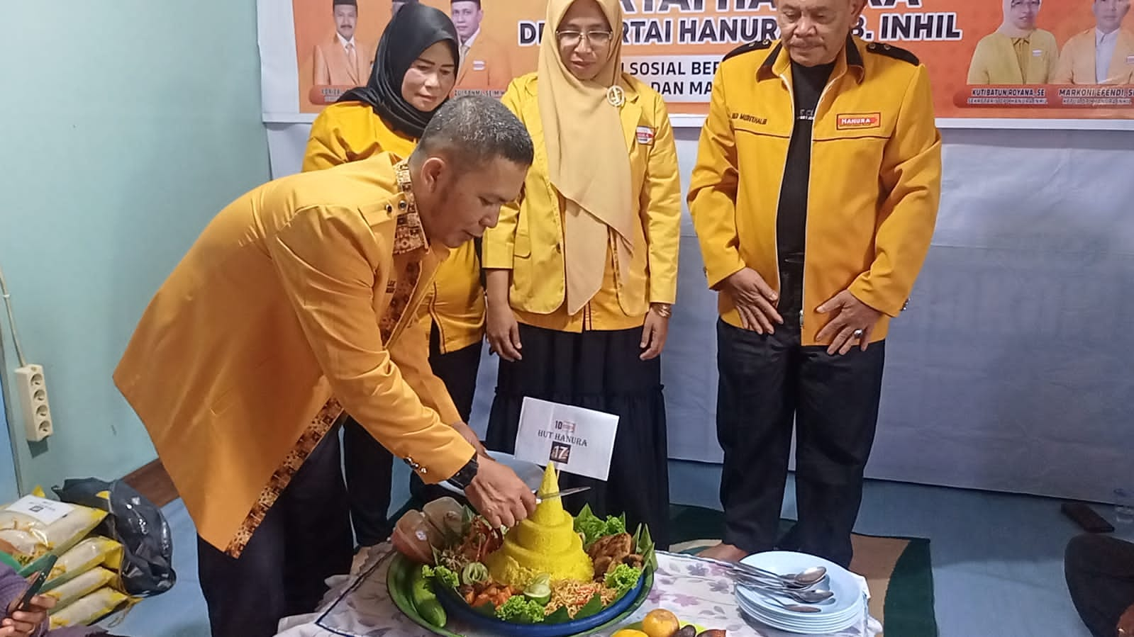 HUT Ke -17, DPC Hanura Inhil Gelar Syukuran dan Tebarkan Kebaikan