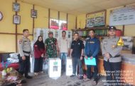 Babinsa Simpang Jaya Serda Siswanto Melaksanakan Pengamanan Logistik Pemilu Desa Gemilang Jaya