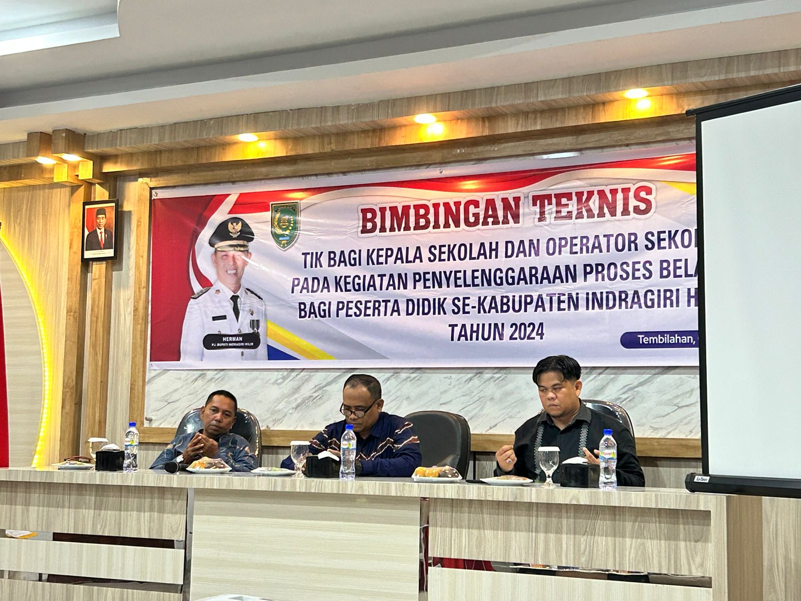 Disdik Inhil Gelar Bimtek TIK Bagi Kepsek dan Operator Sekolah 2024