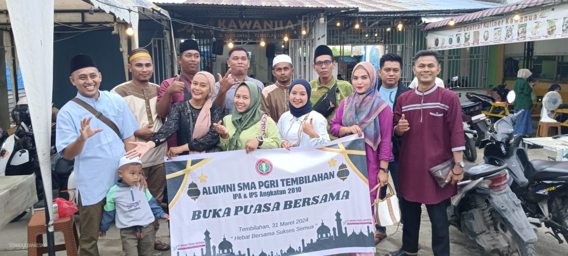 Alumni SMA PGRI Tembilahan Angkatan 2010 Gelar Bukber dan Berbagi Takjil