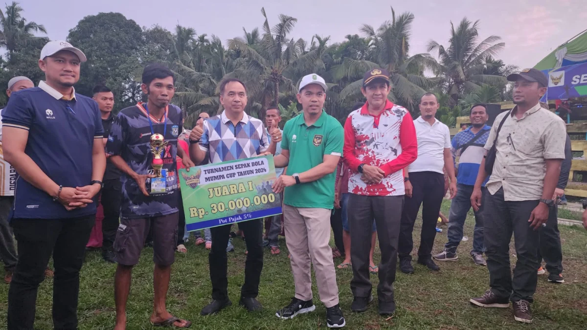 Pj Bupati dan Ketua DPRD Inhil Hadiri Penutupan Tournamen Mumpa Cup