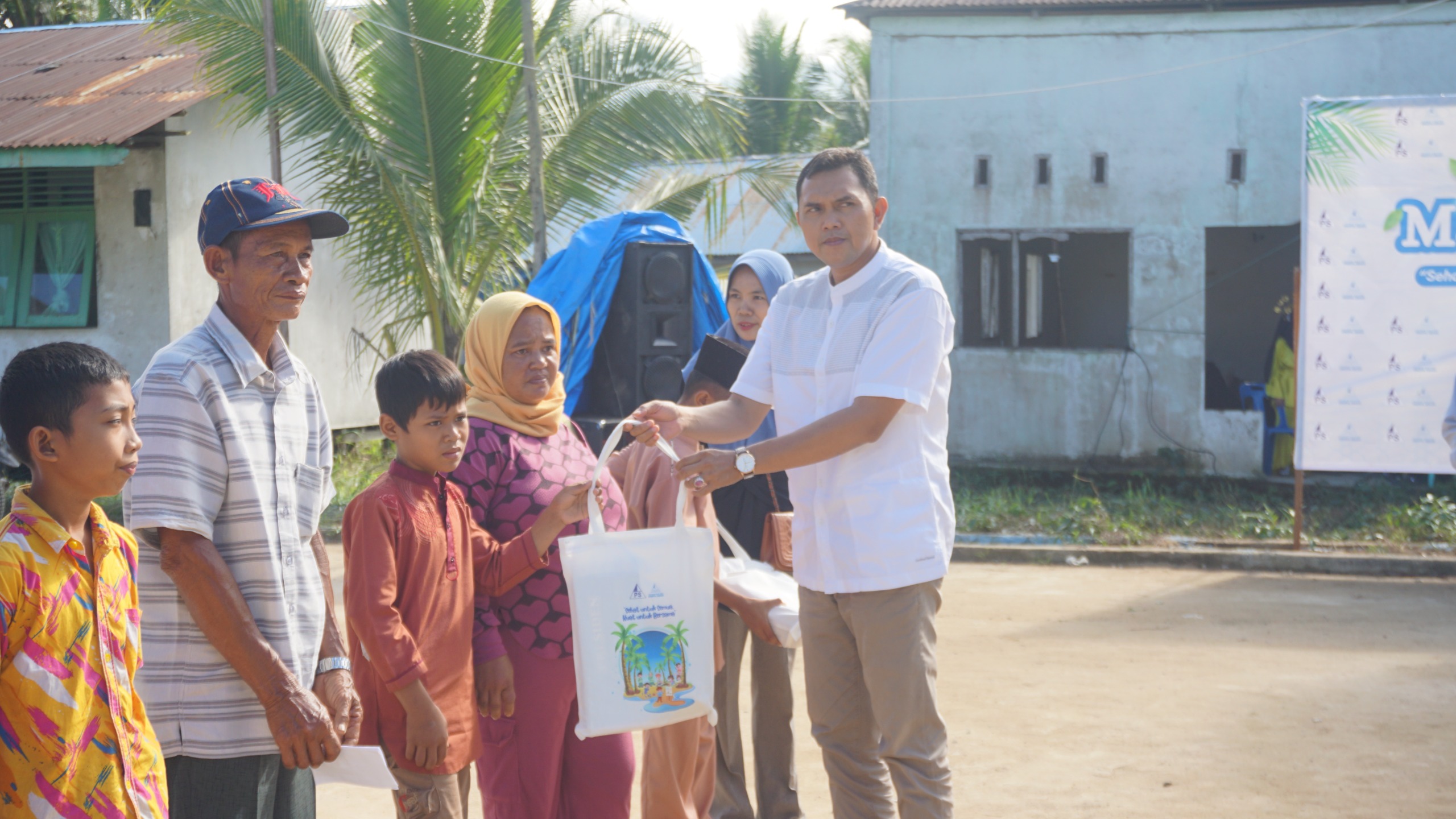 Sambu Group dan YBDA Dukung Sunatan Massal, Wujud Nyata Kepedulian Kesehatan Masyarakat Desa Penjuru