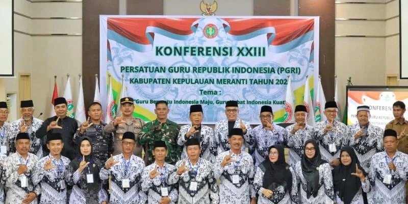 Komitmen Bupati Asmar Tingkatkan Kesejahteraan dan Kompetensi Guru
