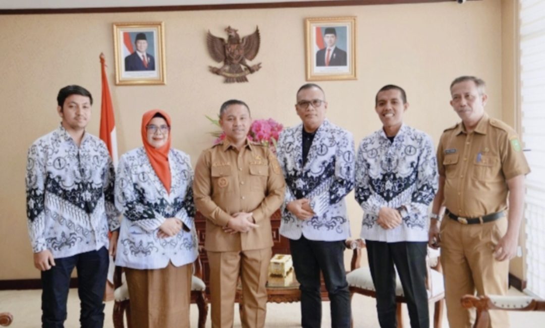 Tiga Isu Strategis PGRI Riau Terkait Pendidikan Dihadapan Gubernur