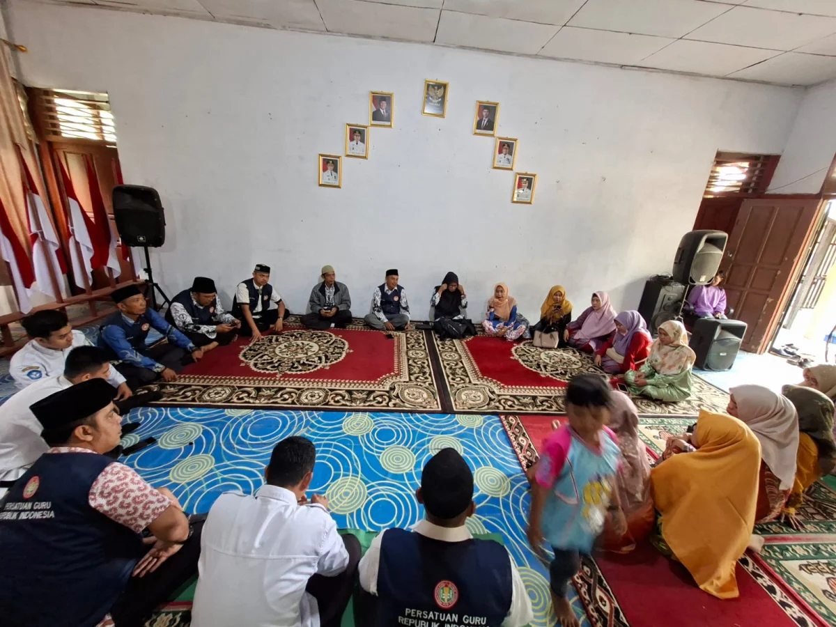 Pererat Silaturahmi, Safari Ramadhan PGRI Kuindra Sambangi SMAN Bina Bakti Sapat