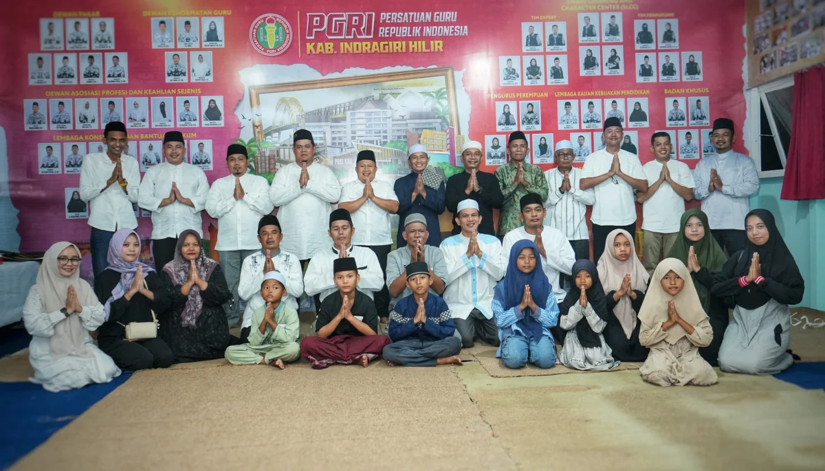 Penuh Khidmat dan Syukur, PGRI Inhil Gelar Bukber Bersama Anak Yatim
