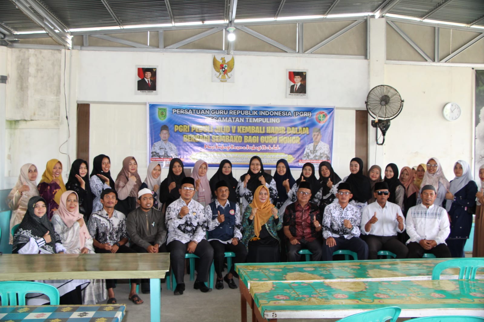 Penuh Berkah, PGRI Tempuling Peduli Jilid V kembali Hadir Bantuan Sembako Bagi Guru Honor