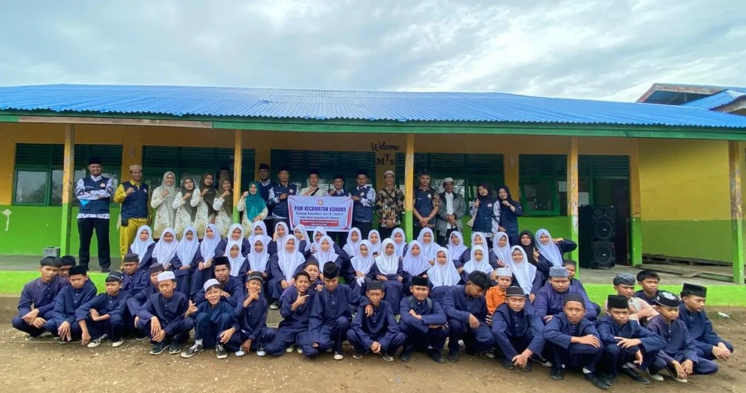 PGRI Kuindra Gelar Safari Ramadhan ke MTs Al-Ishlahiyah Sapat