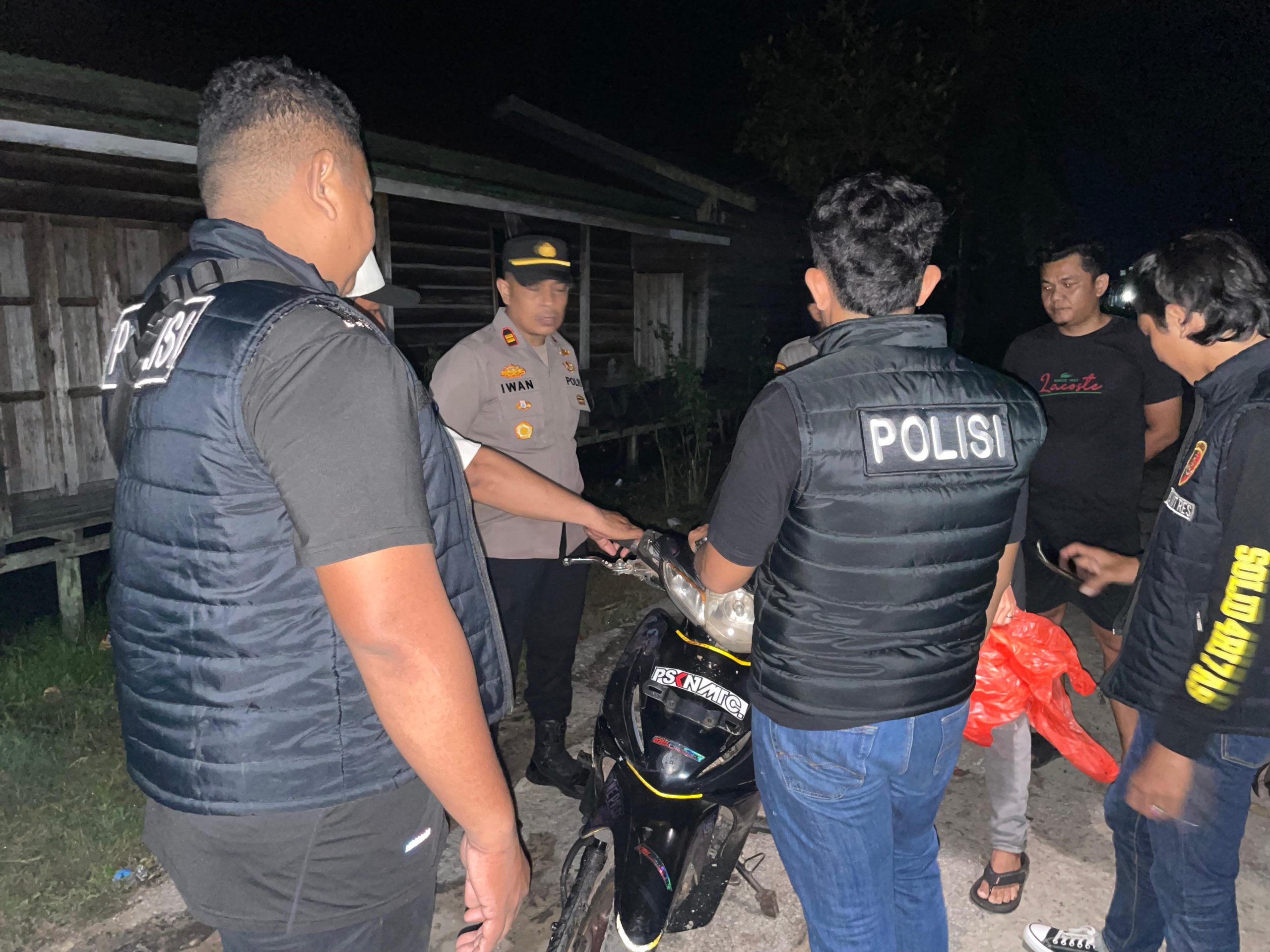 Polsek Pelangiran Intensifkan Patroli KRYD Malam Hari, Kapolsek Iptu Iwan Saputra: Kehadiran Polisi di Tengah Masyarakat Kunci Ciptakan Rasa Aman