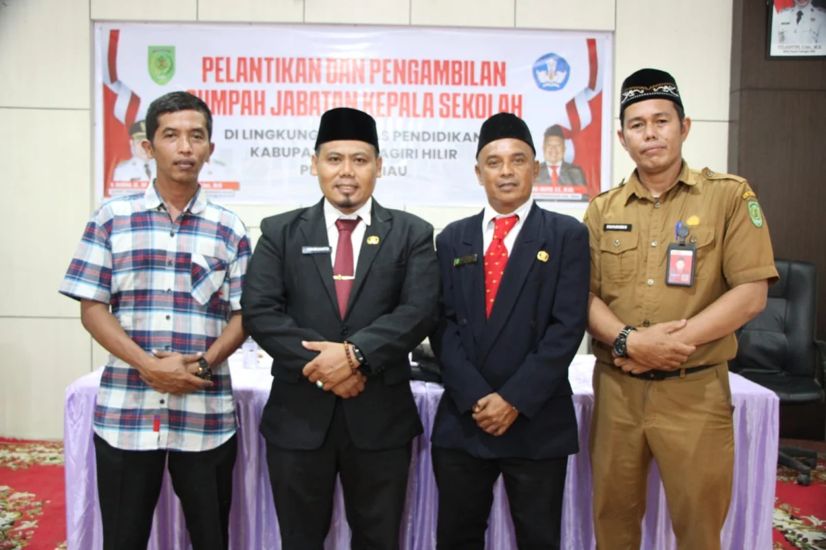 Rekor Hattrick, Roni Efendi SE Gr Resmi di Lantik 3 Kali Dalam Kurang Waktu Setahun
