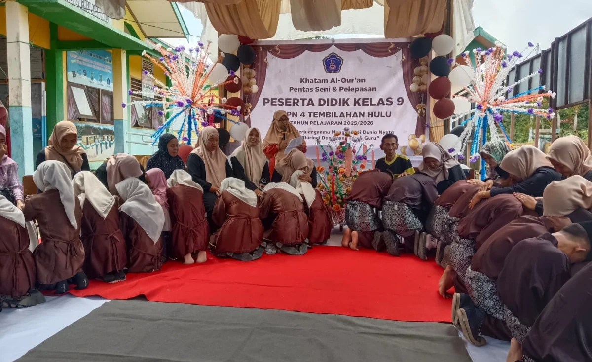Khatam Al-Qur’an dan Pentas Seni, Meriahkan Pelepasan Pelajar Kelas IX SMPN 4 Tembilahan Hulu