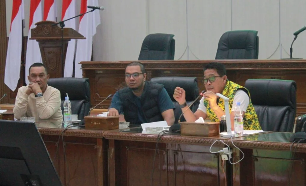 DPRD Inhil Gelar Rapat Gabungan Komisi I dan Komisi IV Bahas Evaluasi SPMB Tahun Ajaran 2026/2027