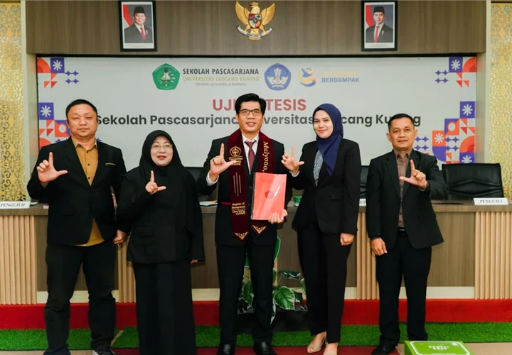 Selesaikan Tesis di Unilak, H. Mulyono Buktikan Ilmu dan Pengabdian Bisa Berjalan Beriringan